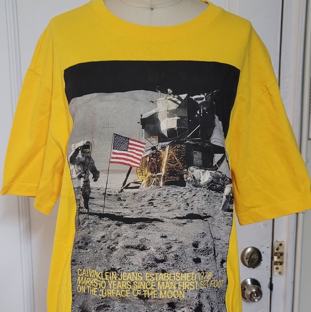 Calvin Klein Jeans 1978 Moon Landing T-shirt Size S